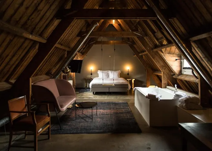 Lloyd Hotel