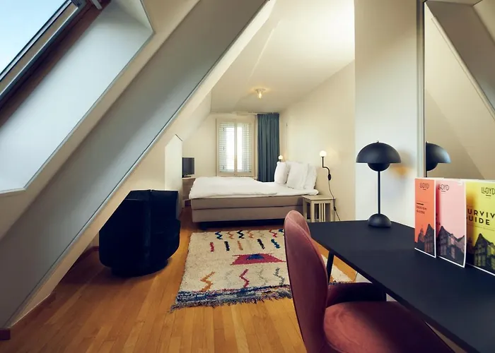 Lloyd Hotel